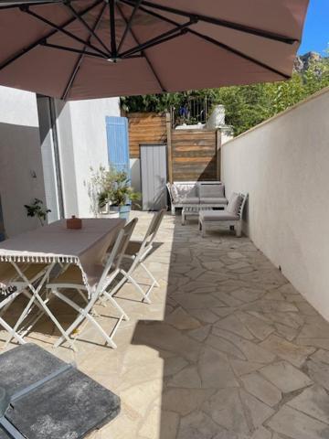 Azur Appart 4 Pers - Parking - Terrasse - 10Min Du Centre Cassis Exterior photo